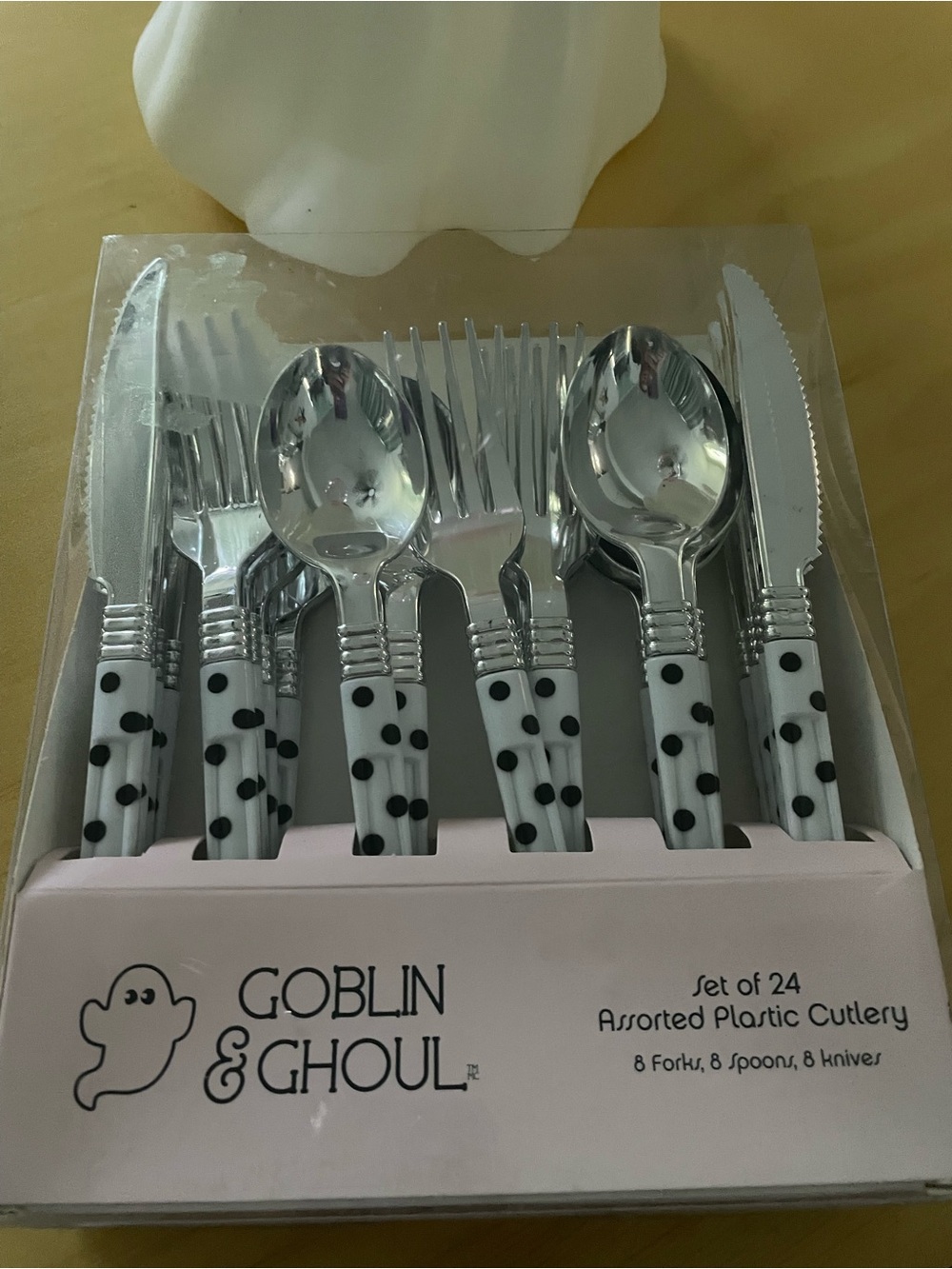 Goblin & Ghoul White Cutlery Set with Black Polka Dots - 24 Piece